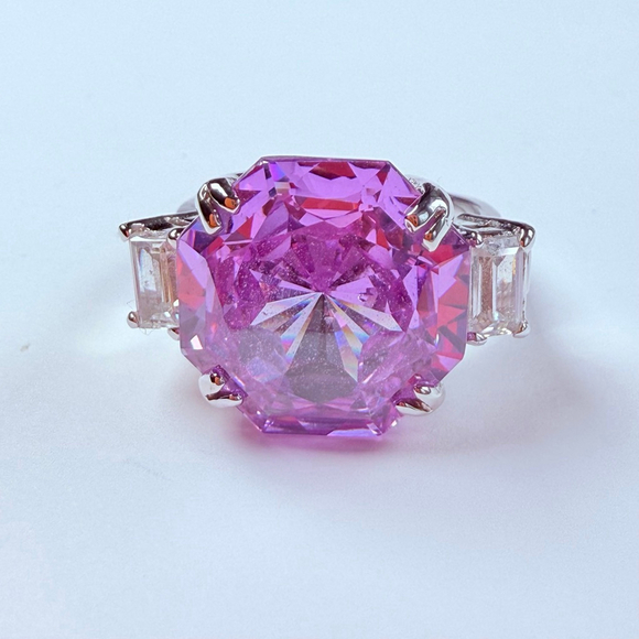 Unbranded Jewelry - Amethyst Purple 13.5 CT Cubic Zirconia Grand Sterling Silver 925 Vintage Ring